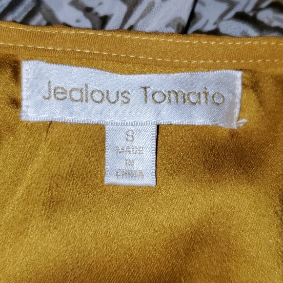 Flowy Sleeves Dress - Picture 7 of 15